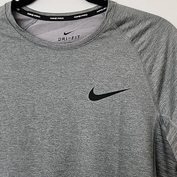 Nike Pro Dri-fit Top Size Medium - Picture 3 of 5